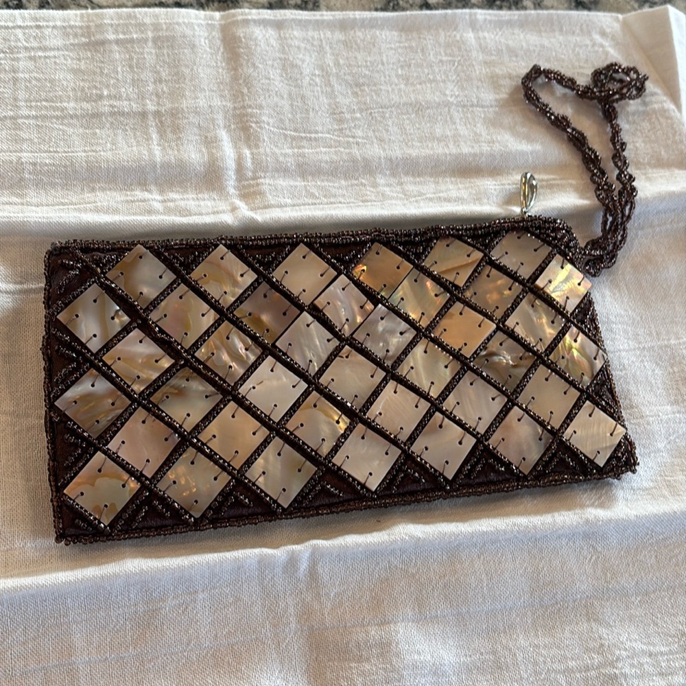 MAD BAG CLUTCH WOMEN WRISTLET MOTHER-OF-PEARL BROWN BEAD 90% SILK SPUN 10% HORN